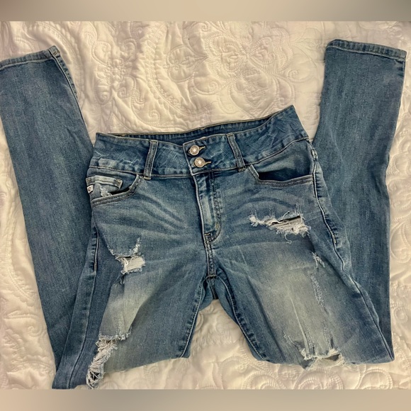 KanCan ‘Estilo’ Straight Leg Jeans - Picture 2 of 10